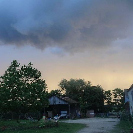 Chambre A La Ferme Chez L'Habitant Besson Bagian luar foto